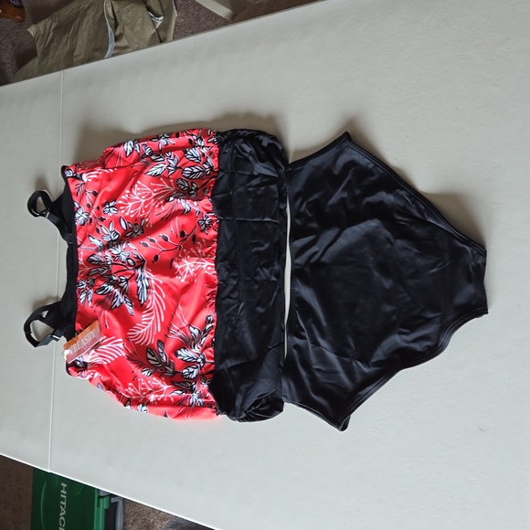 VBEASIIY 2 piece tankini swimsuit size med, NWT - Picture 7 of 7